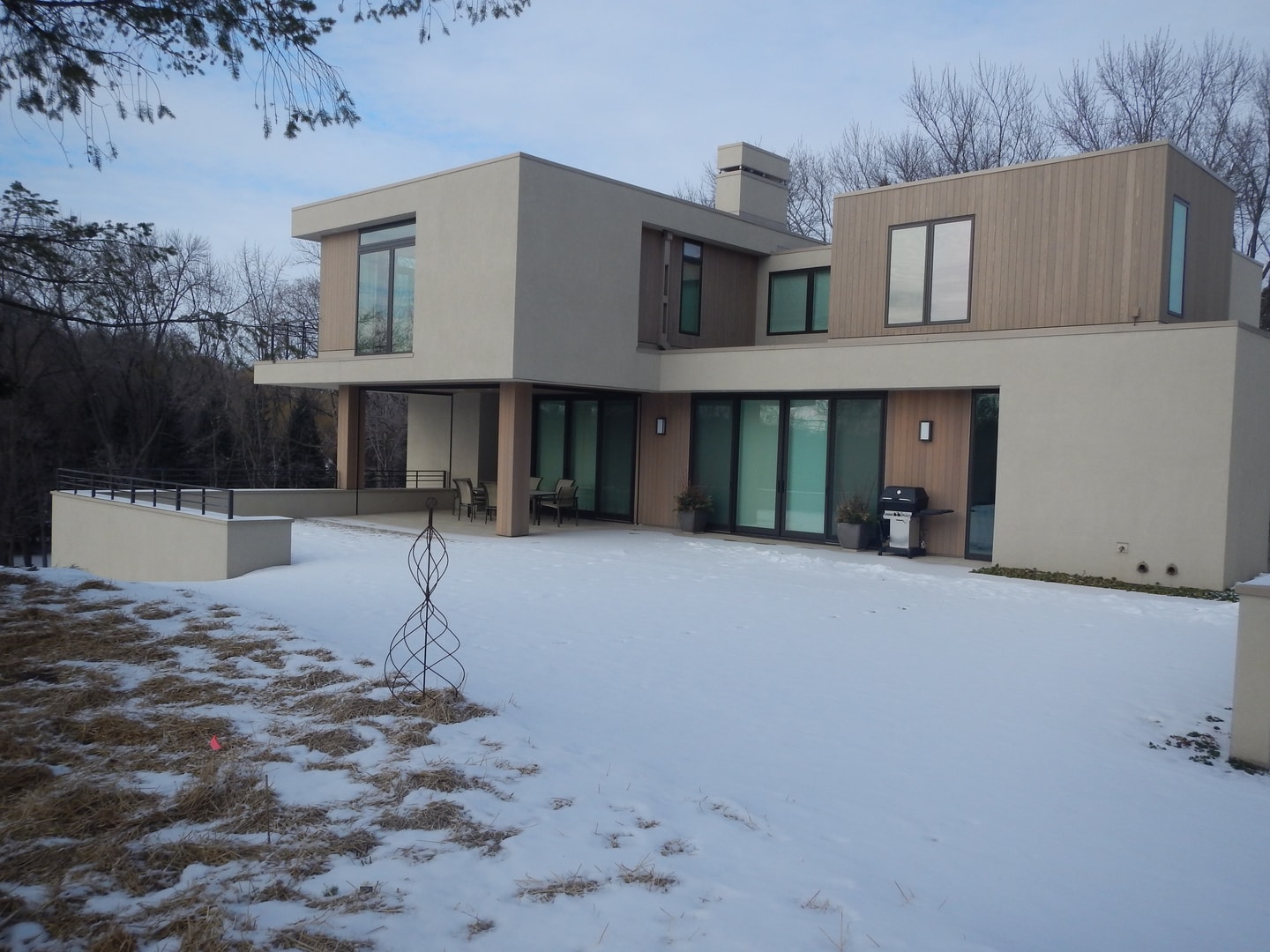 1050 New Modern House - View 6