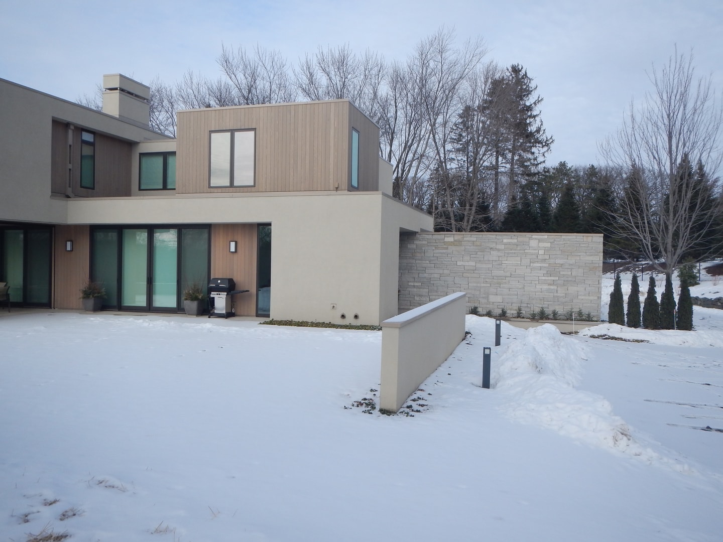 1050 New Modern House - View 5