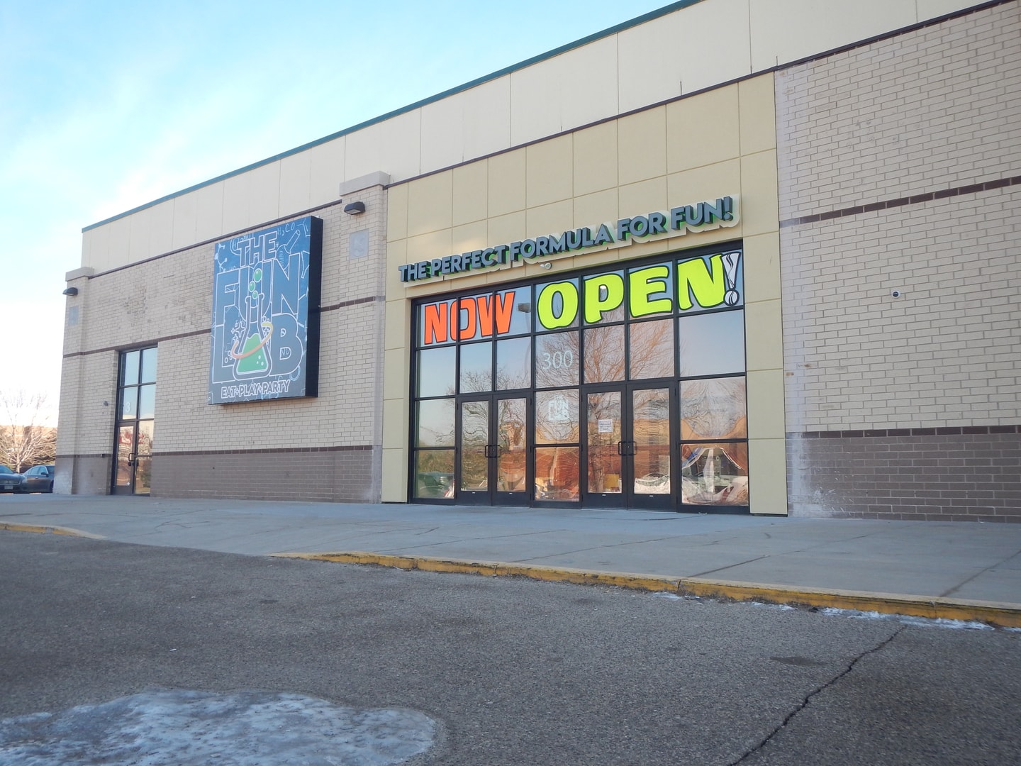 Old Gander Mountain Building - View 2