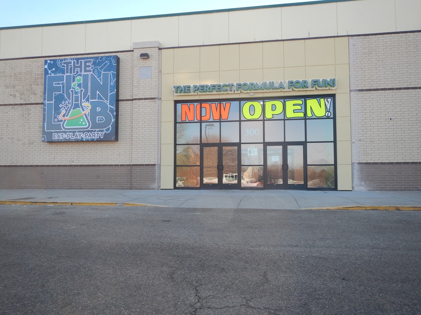 Old Gander Mountain Building - View 3